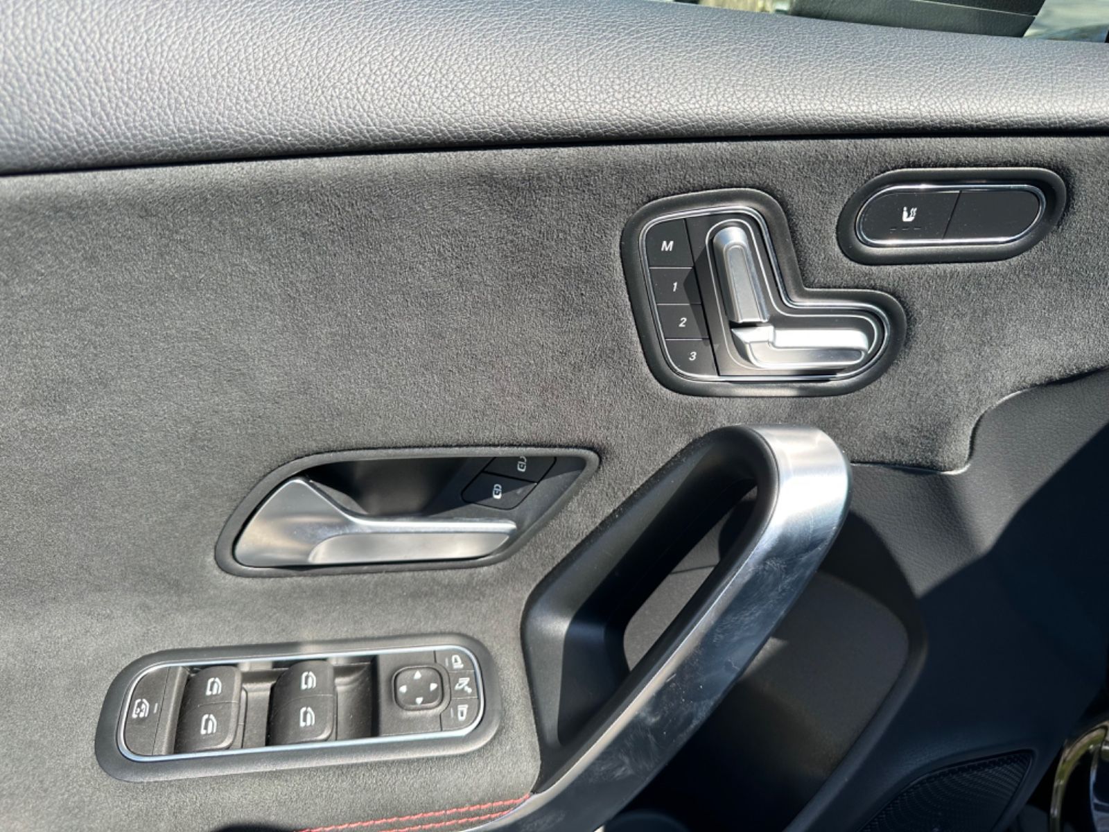 Fahrzeugabbildung Mercedes-Benz A 200 AMG*Keyless*360°Kamera*SHZ*MBUX*LED*