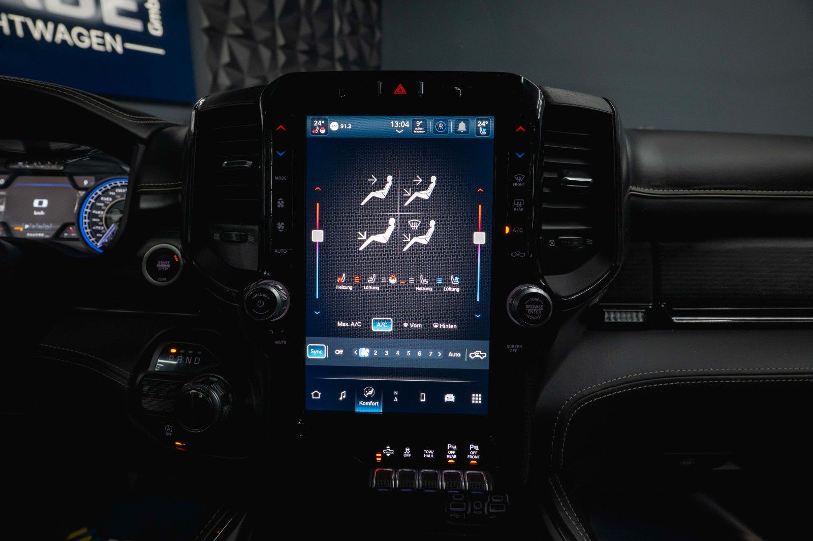 Fahrzeugabbildung Dodge RAM 5.7 V8 HEMI LIMITED Offroad Night-Paket *LED