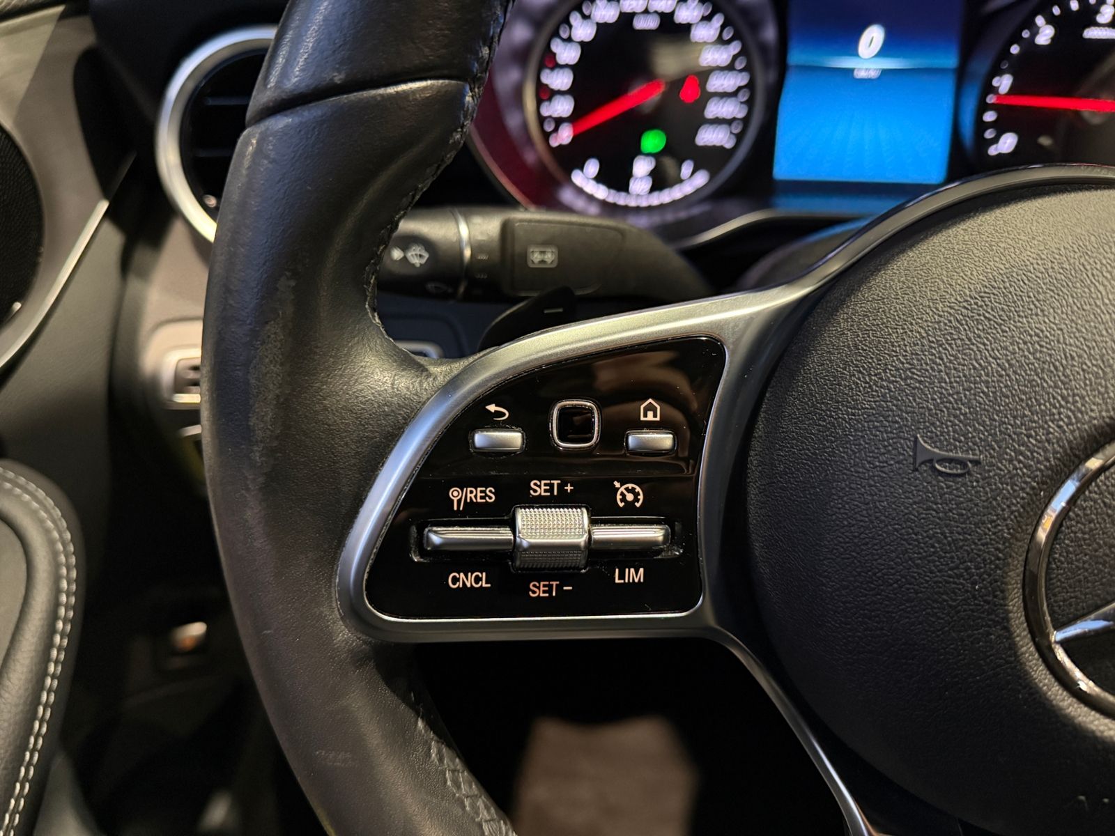 Fahrzeugabbildung Mercedes-Benz C 220d Avantgarde LED NAVI ALU