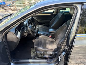 Volkswagen Passat - 8