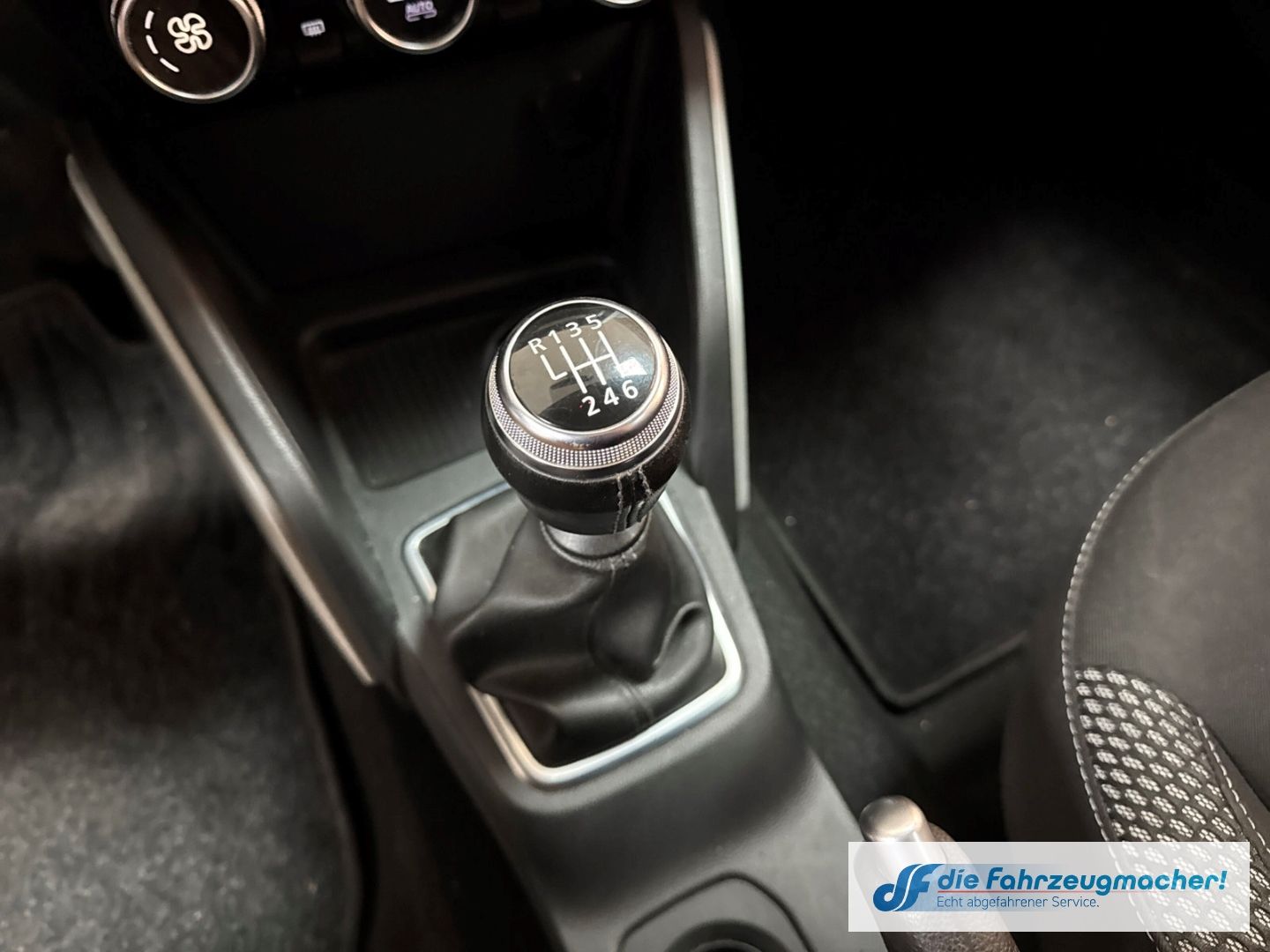 Fahrzeugabbildung Dacia Duster II Comfort Klimaautom DAB PDC *EXPORT