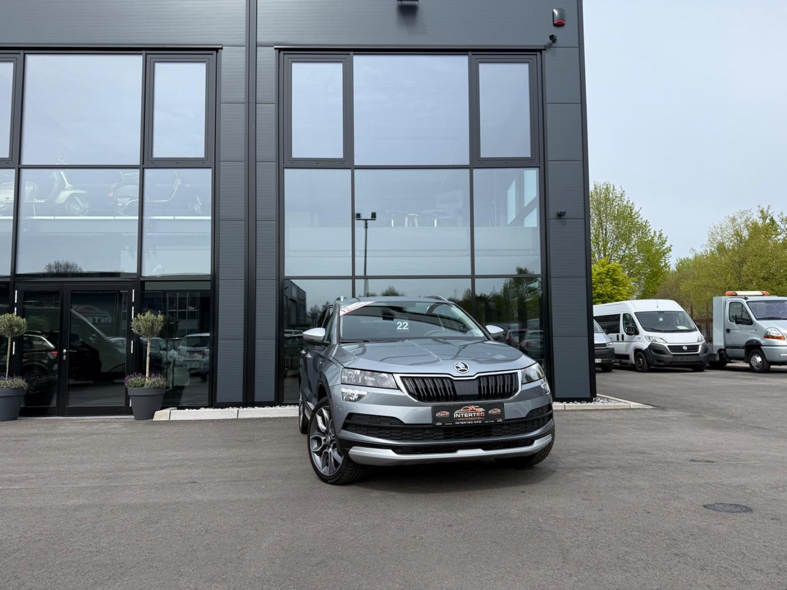 Skoda Karoq Scout 4x4 DSG*SHZ*PDC*AHK*APPLE CAR*HU NEU