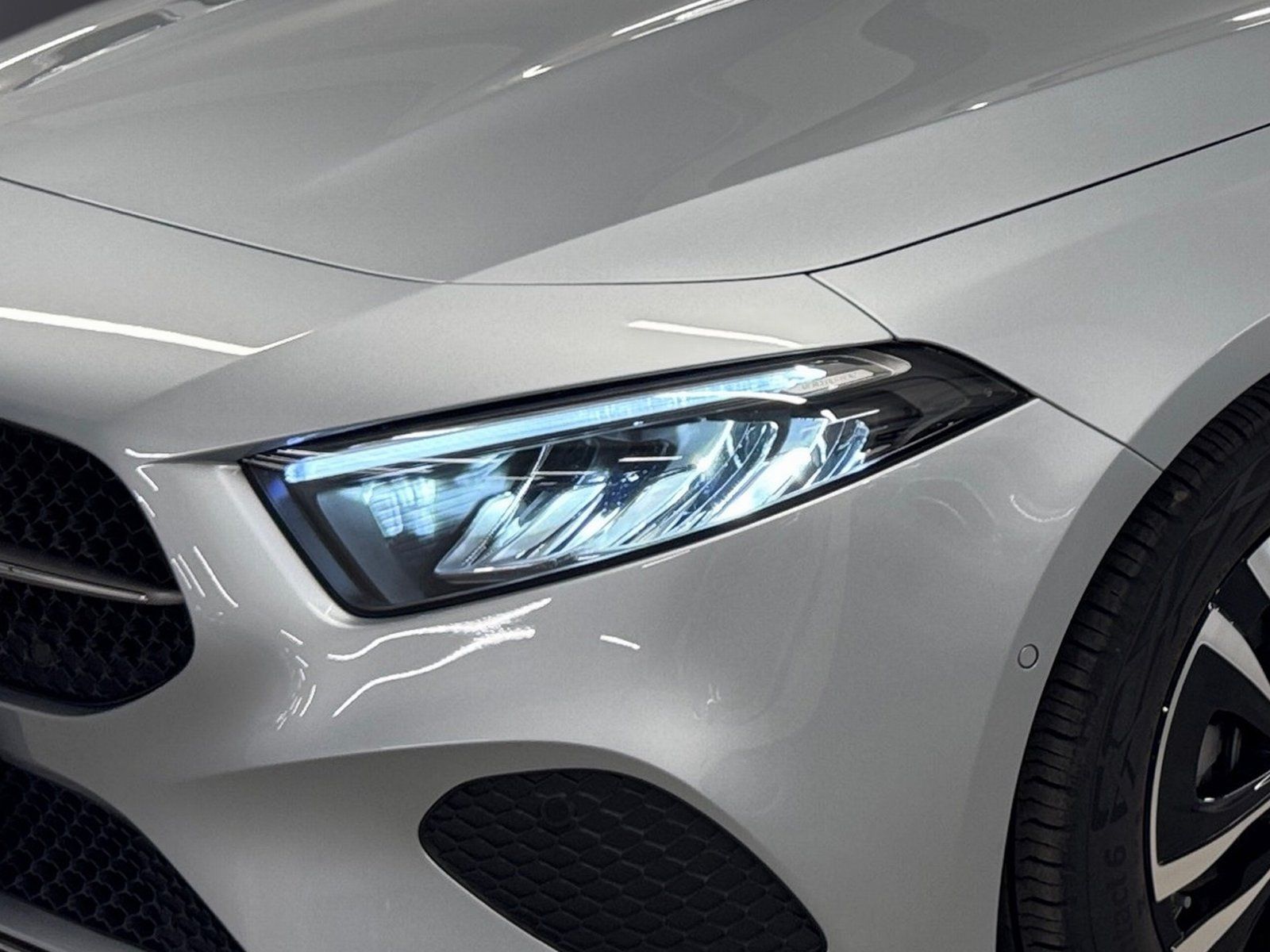 Fahrzeugabbildung Mercedes-Benz A 180 d Progressive*LED*Kamera*CarPlay*MBUX*SHZ*