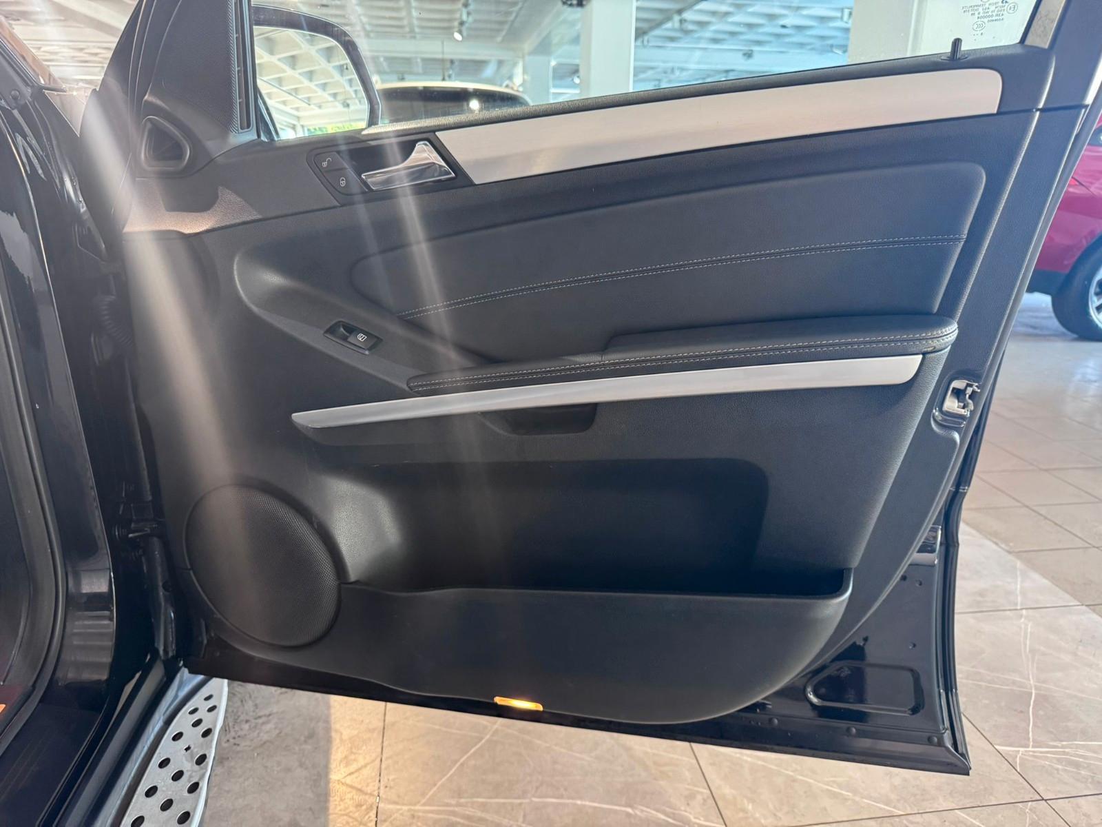 Mercedes-Benz ML 300 CDI BE Sportpaket *Automatik*AHK 3,5t *