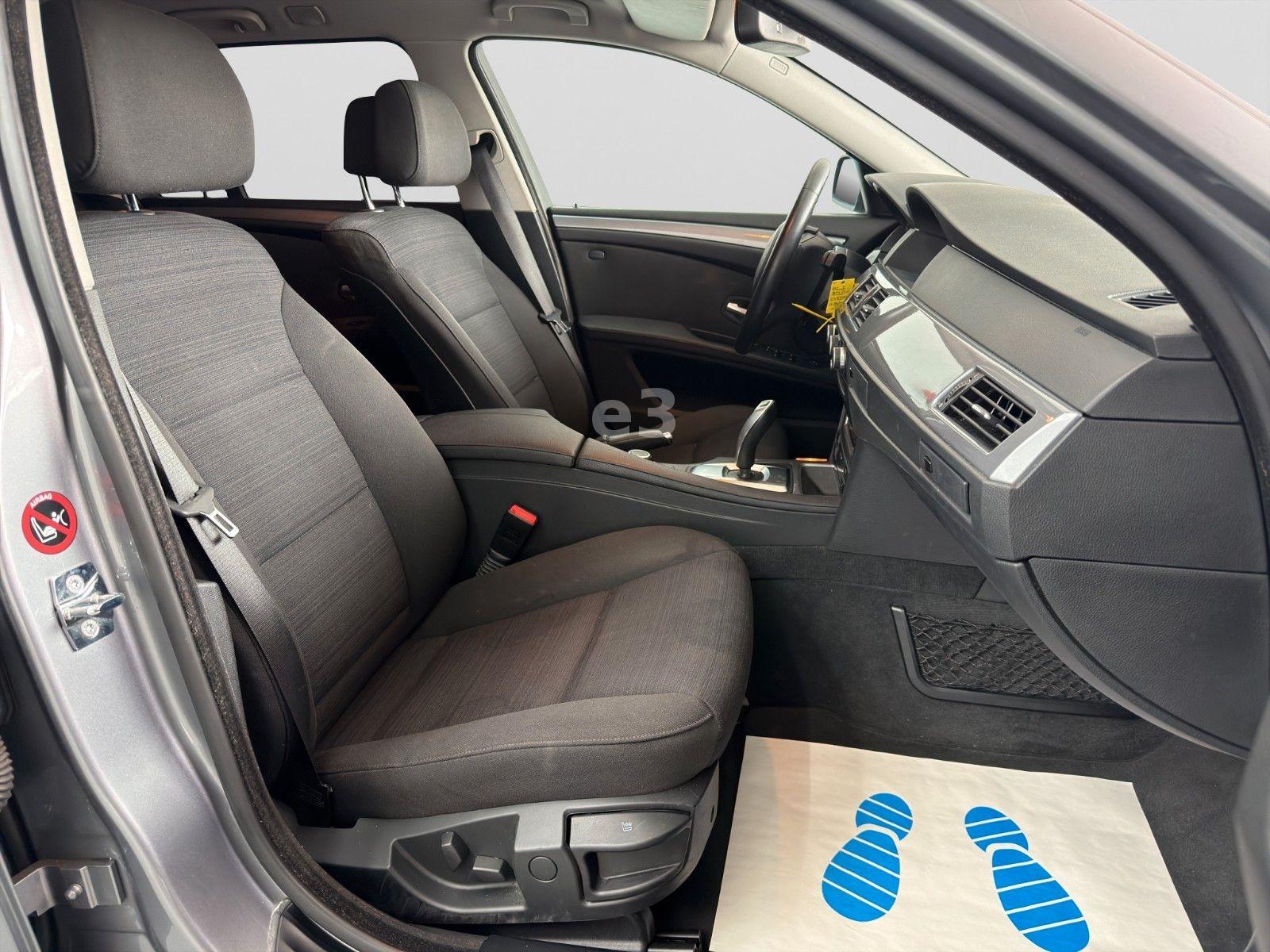 BMW 520 2009 — photo 21