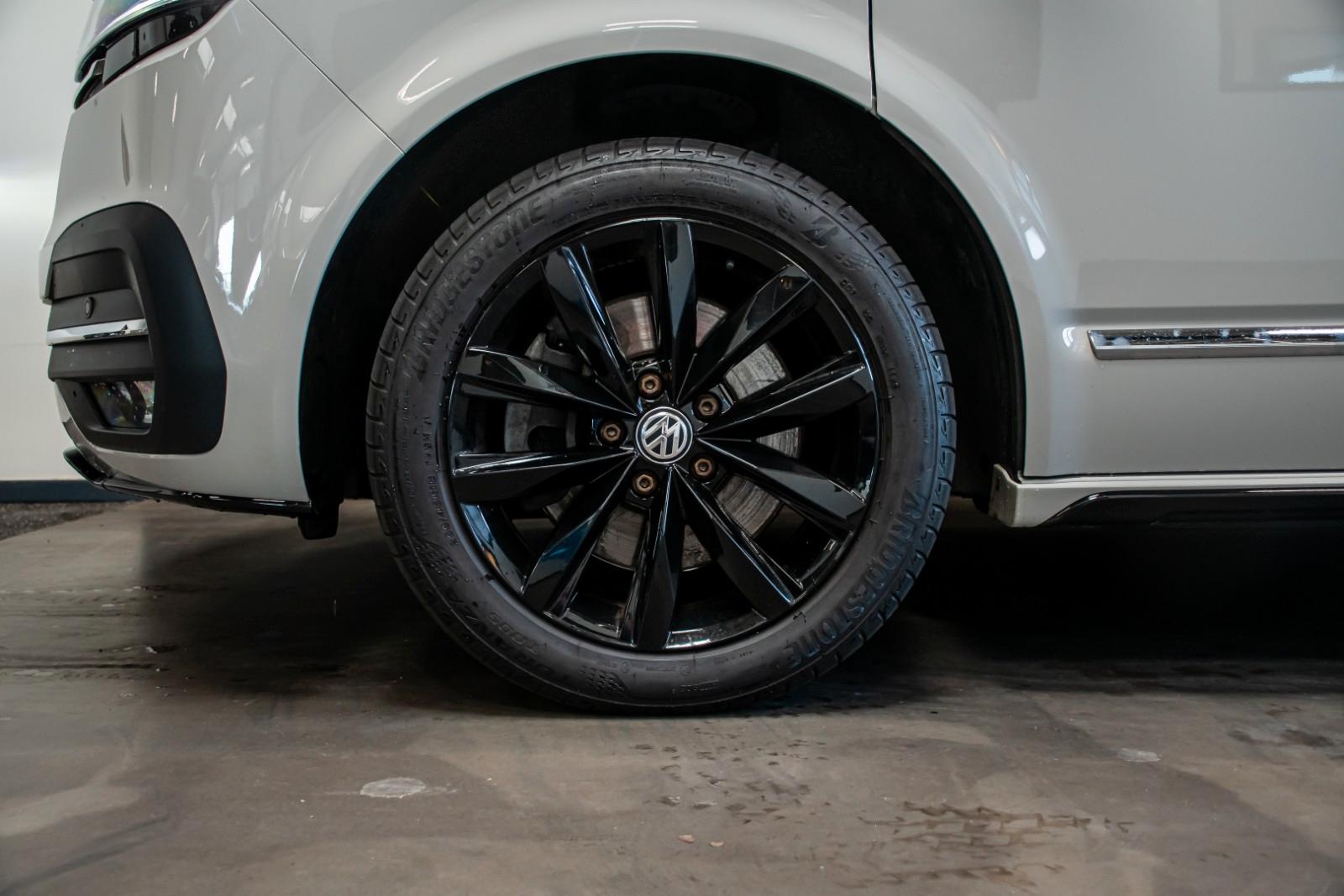 Volkswagen T6.1 Mutlivan | Highline | ACC | 6 SITZER | AHK