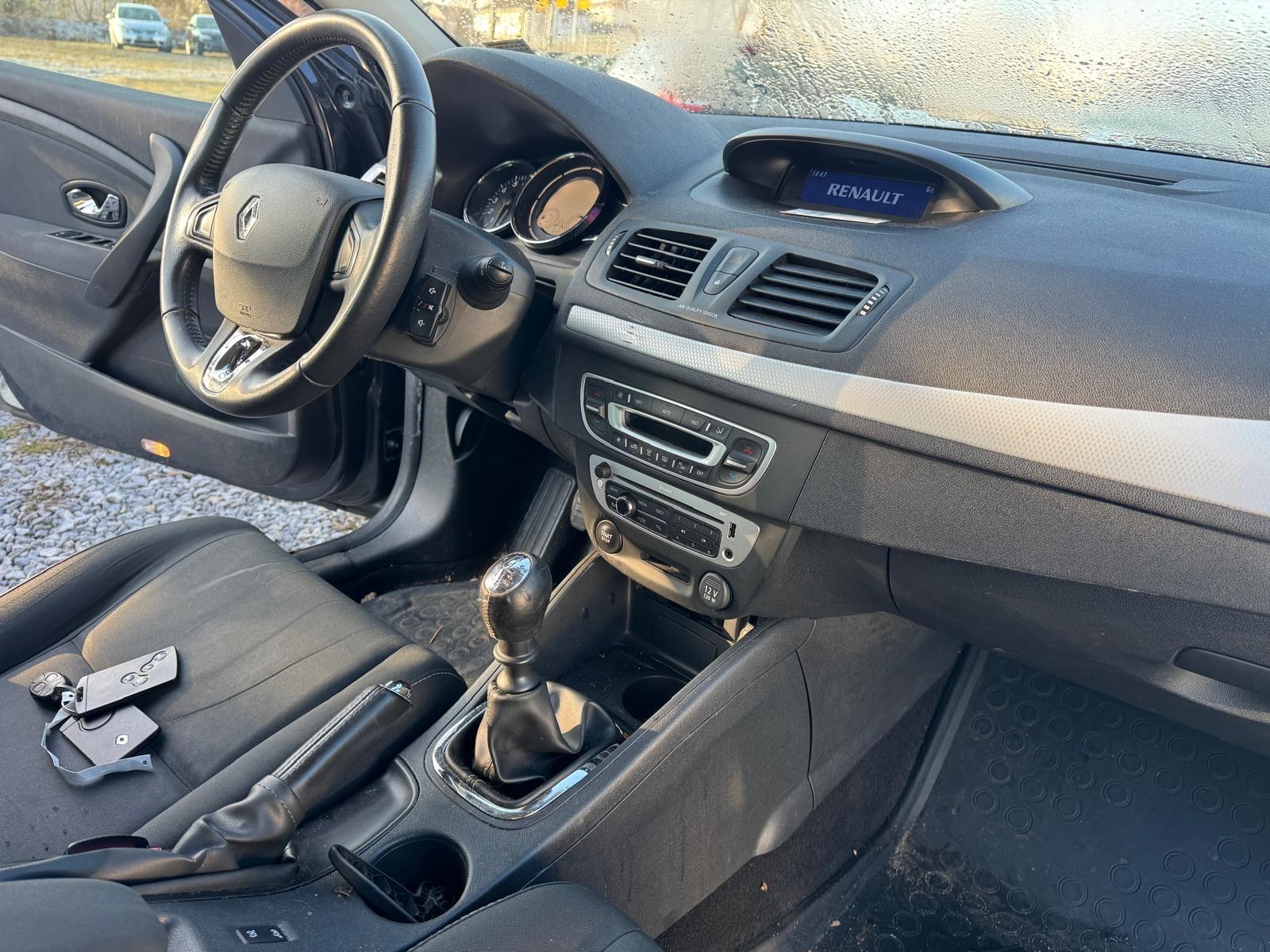 Renault Megane 2013 — photo 19