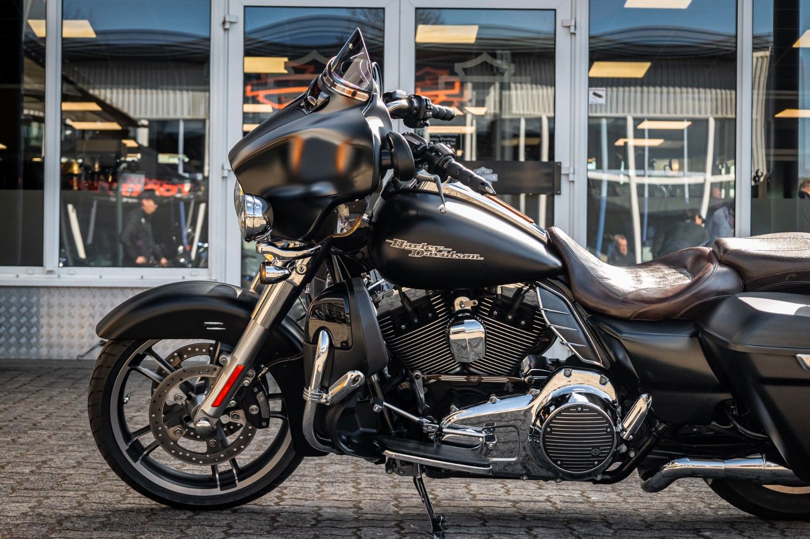 Fahrzeugabbildung Harley-Davidson Street Glide FLHX - JEKILL & HYDE -