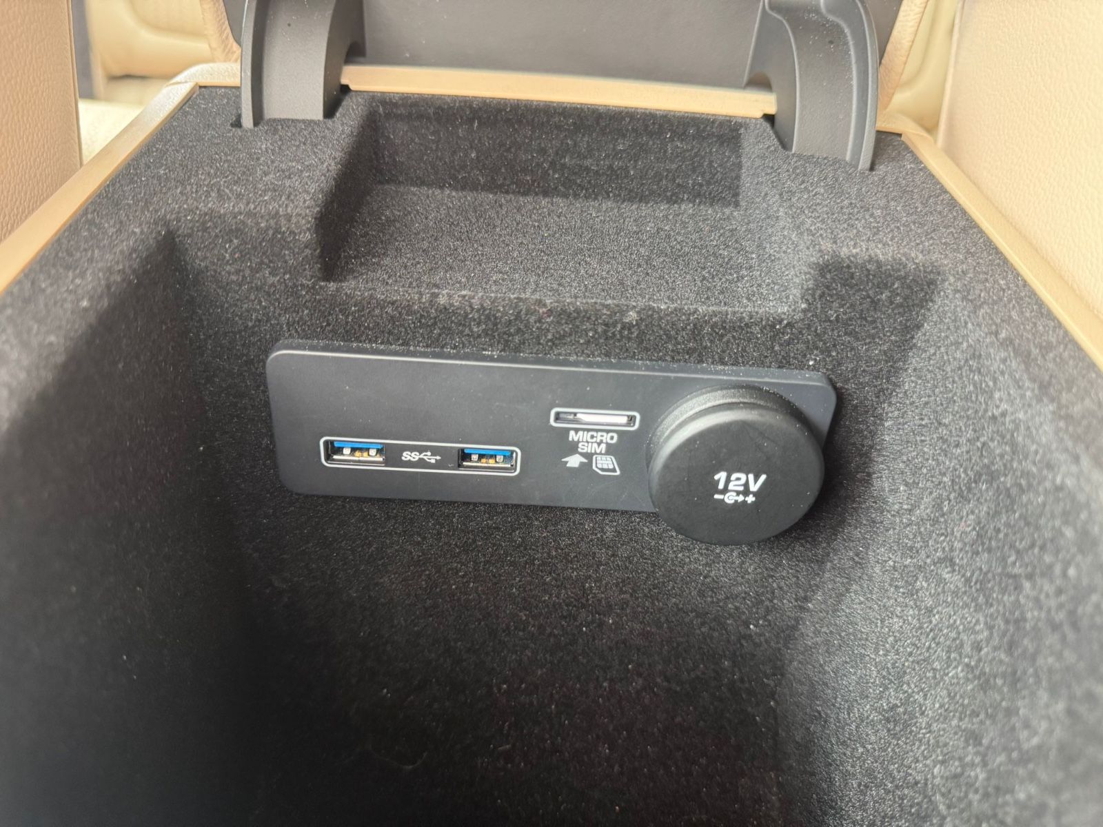 Fahrzeugabbildung Jaguar XF 30d 300PS Prestige Automatik LED+HUD+ACC+Lane