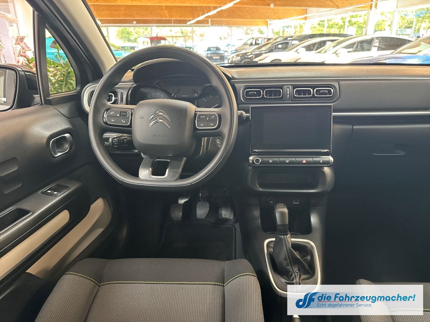 Fahrzeugabbildung Citroën C3 C-Series 1.2 PureTech LED Klimaautom DAB SHZ