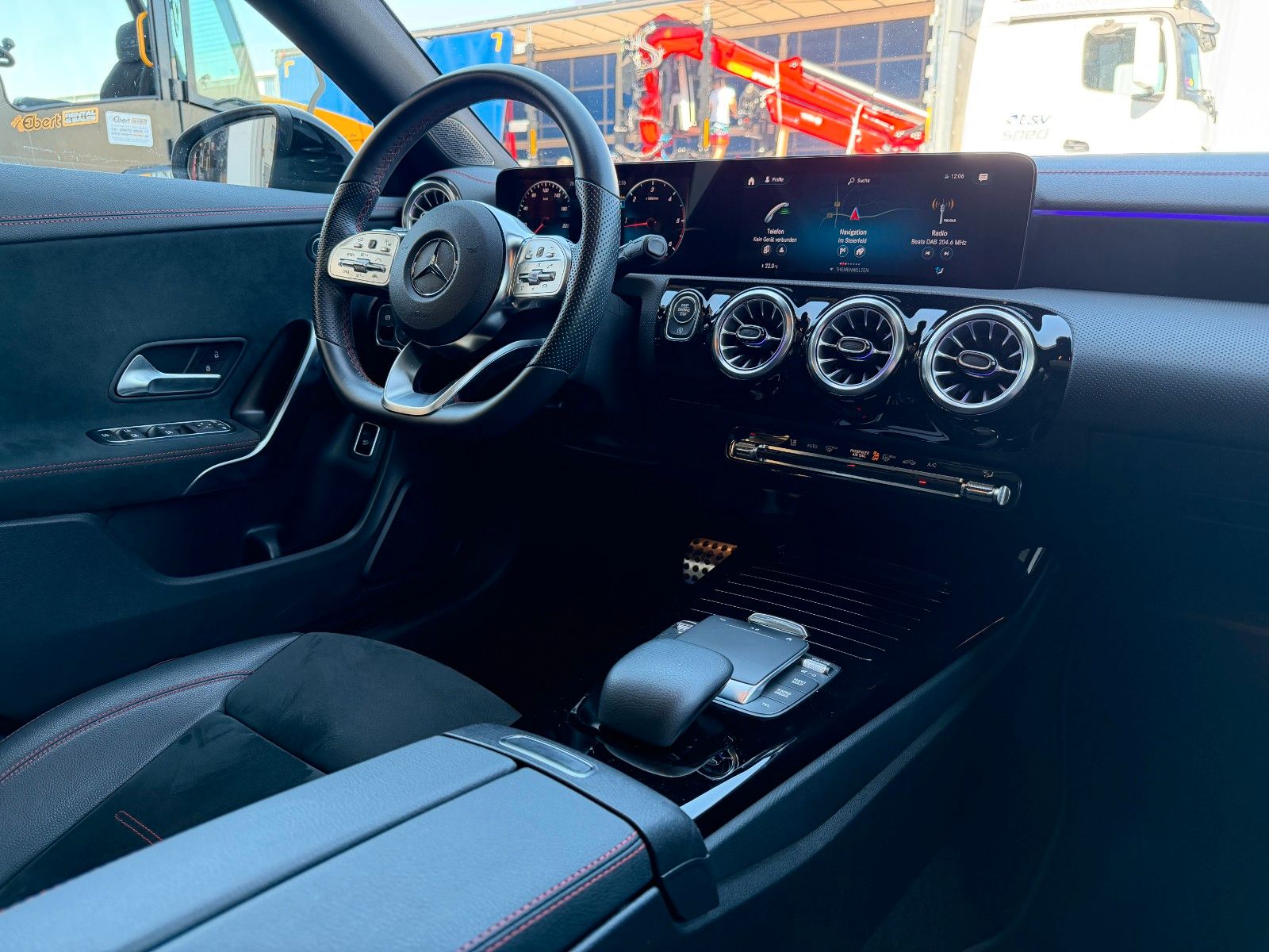Fahrzeugabbildung Mercedes-Benz CLA 220 D SB AMG R-Kamera+Pano+DISTR+MBEAM+Ambie