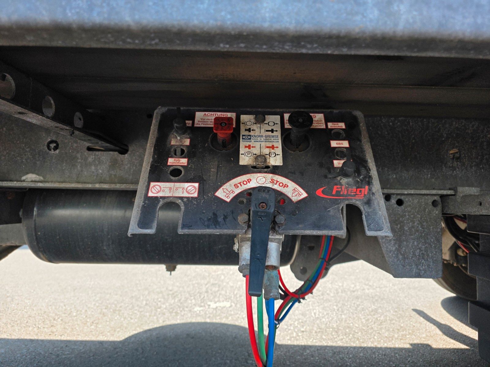 Fahrzeugabbildung Fliegl TPS 119 GFA-Achsen Auffahrrampen Knorr ABS