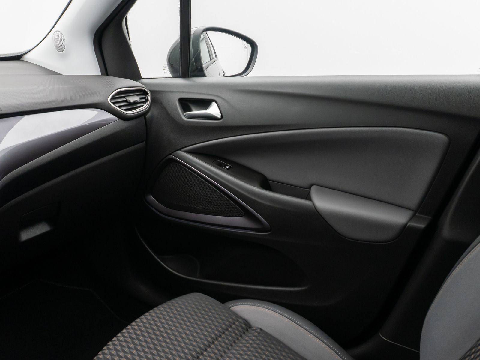 Fahrzeugabbildung Opel Crossland Innovation Kamera Navi L-hzg LED AHK