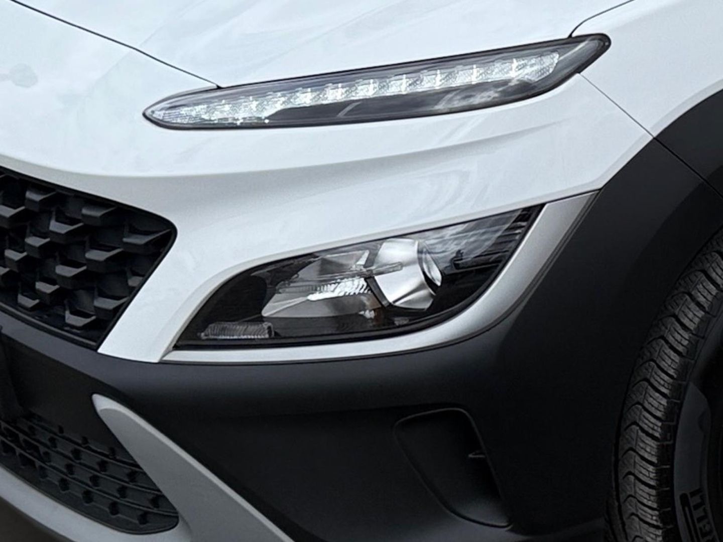 Fahrzeugabbildung Hyundai KONA 1.6 Hybrid Select Winterpaket Allwetterreif