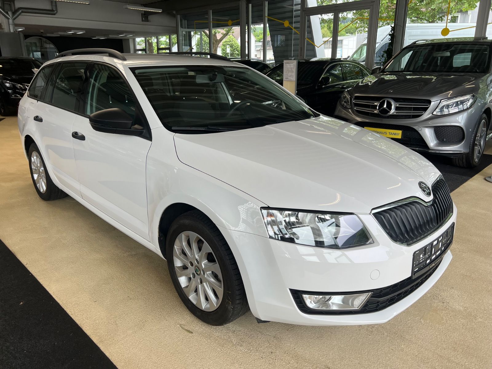 Fahrzeugabbildung SKODA Octavia Combi Active