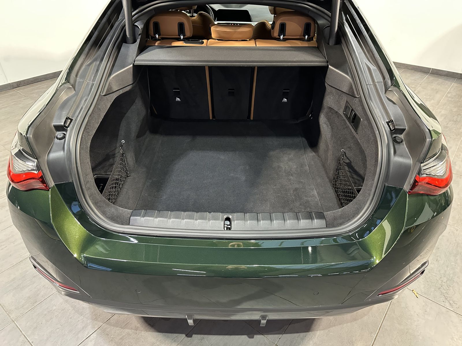 Fahrzeugabbildung BMW 420i Gran Coupé M-Sport Pro NAV+LED+GLASDACH+ACC