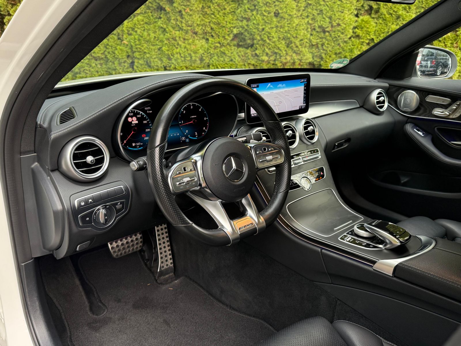 Fahrzeugabbildung Mercedes-Benz C 300 d 4M AMG-Line MULTIB+NIGHT+NAV+KAM+VIRTUAL