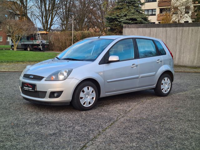 Ford Fiesta Style 1.3  *wenig km*Tüv Neu*Klima*