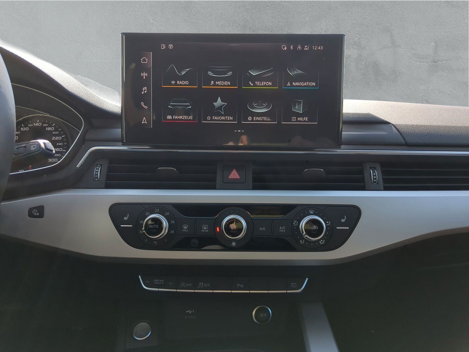 Fahrzeugabbildung Audi A4 Avant 40 TDI advanced AHK Kamera Matrix SHZ