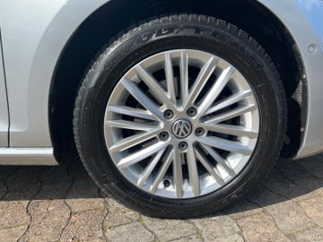 Fahrzeugabbildung Volkswagen Golf VII Lim. Cup BMT DSG  Navi SHZ Ergo uvm.