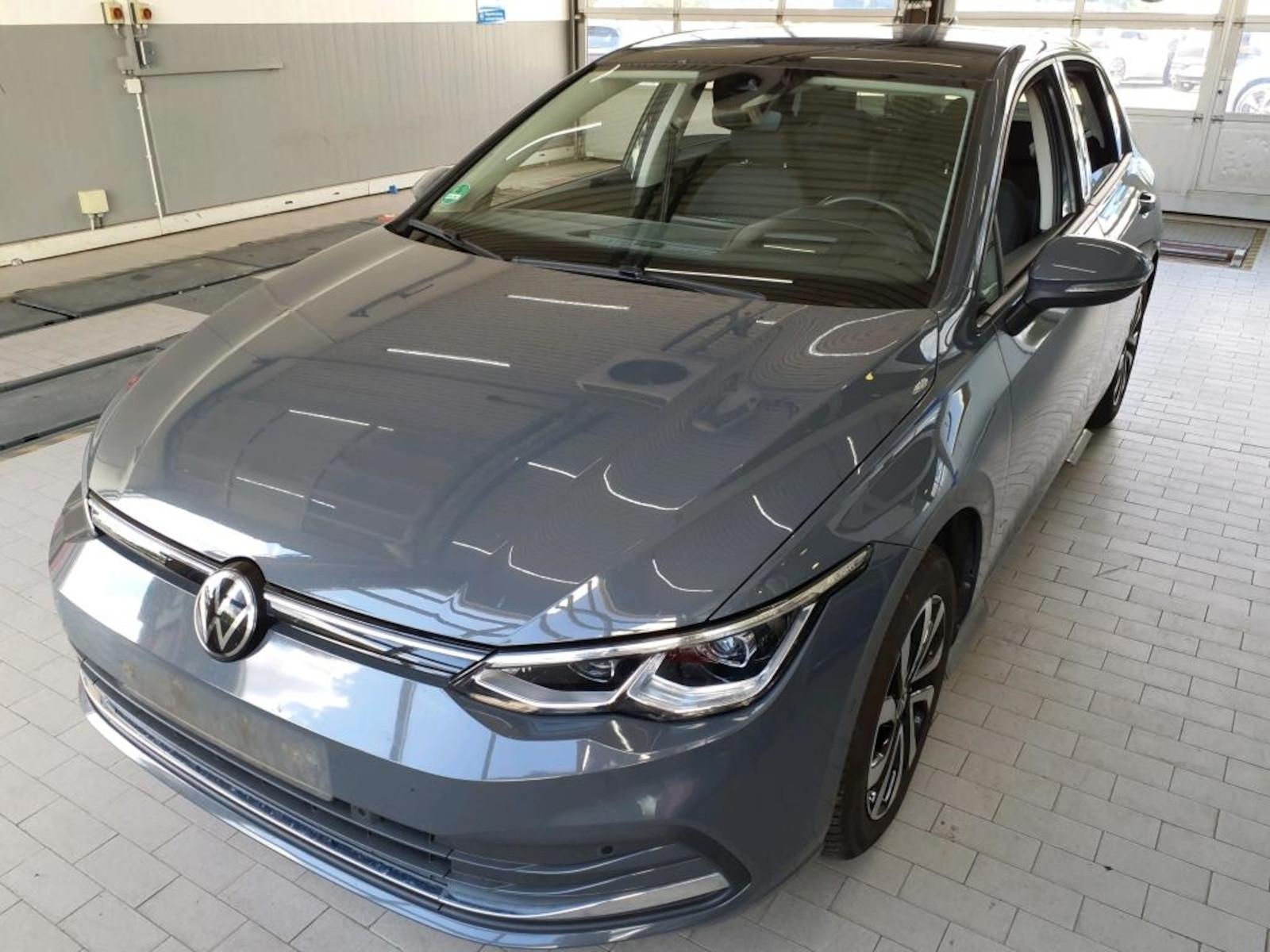 Volkswagen Golf VIII Life Active TDI*PANO*CAM*AHK*ACC*IQ*