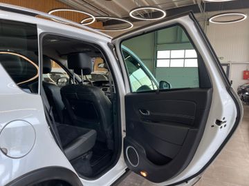 MYAUTOCENTER – Gebraucht- und Jahreswagen mit Werkstattservice in Pfaffenhofen Renault Scenic III BOSE Edition *Klima*Navi*Bluetooth*