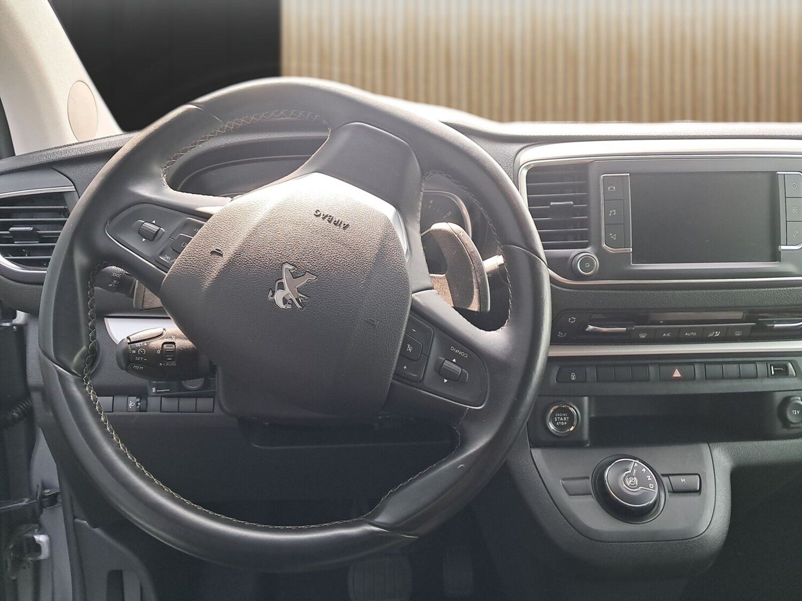 Fahrzeugabbildung Pössl Vanster Peugeot 145 PS