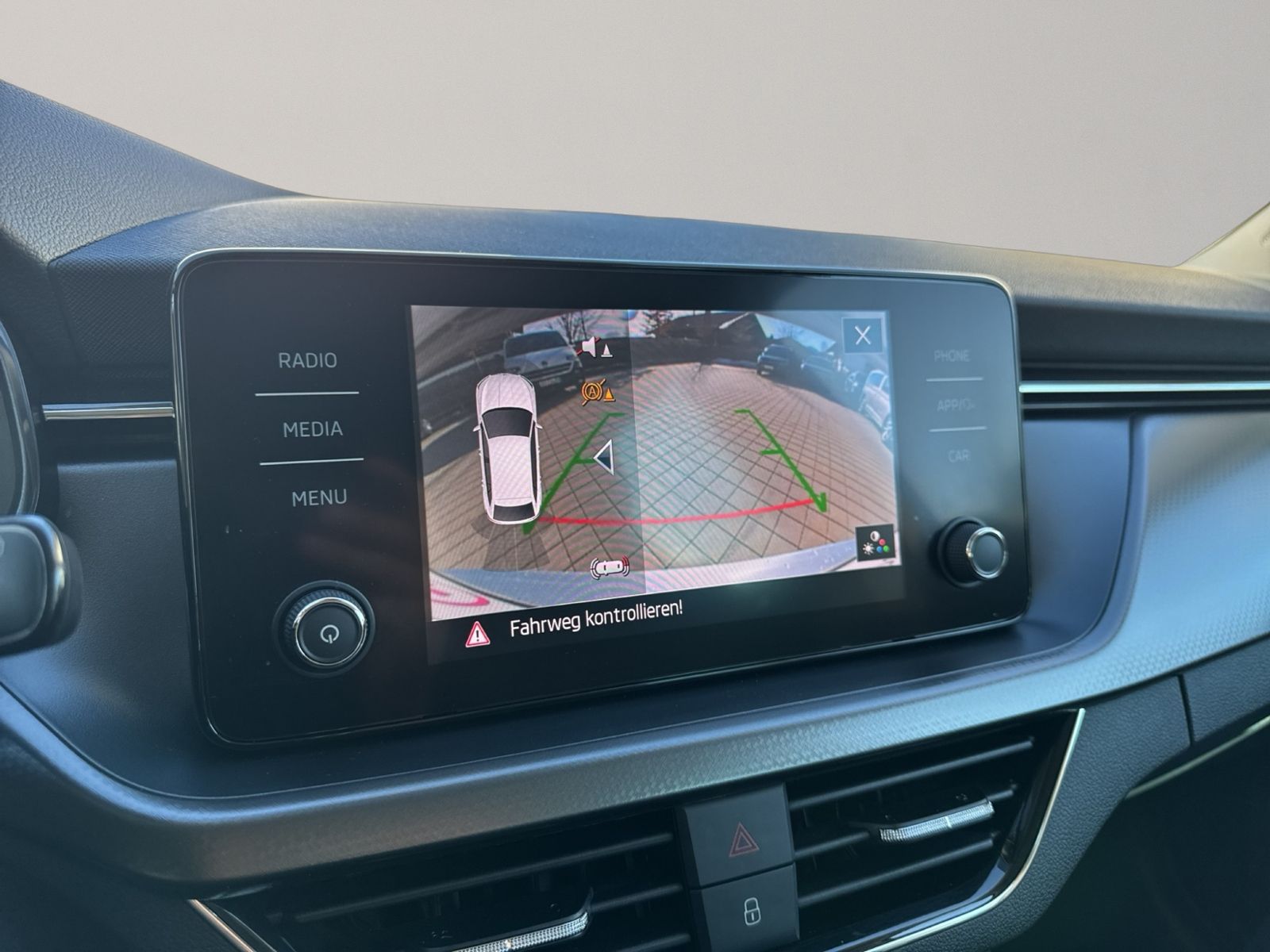 Scala Clever 1.0 TSI, 17" Alu, RearView, AHK Vor