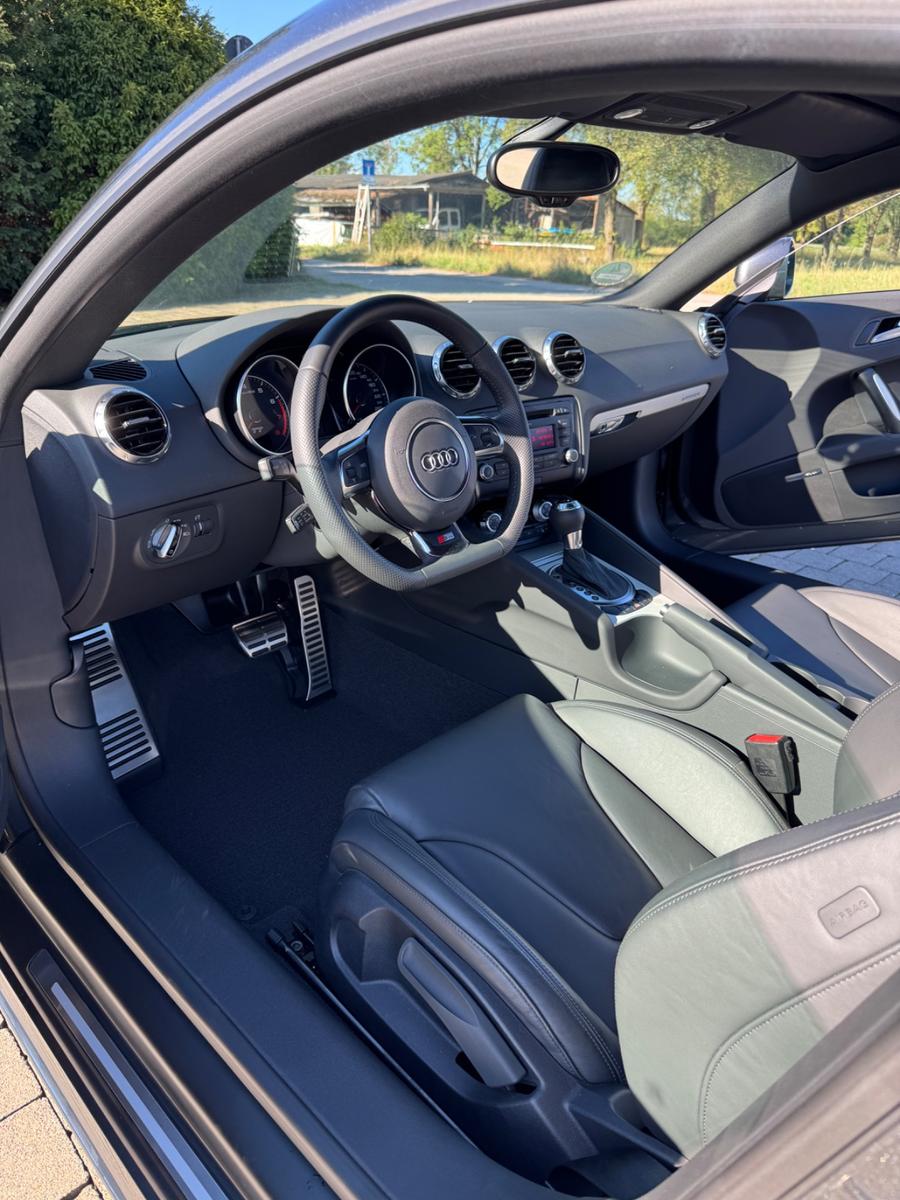 Audi TT Coupe S line 2.0 TFSI Quattro S tronic 7063km