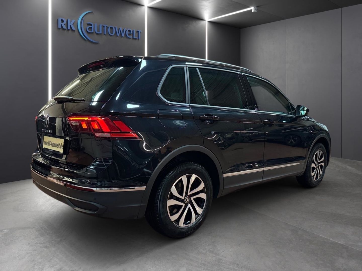 Volkswagen Tiguan Active 1.5 TSI DSG LED Navi Climatronic A foto 5