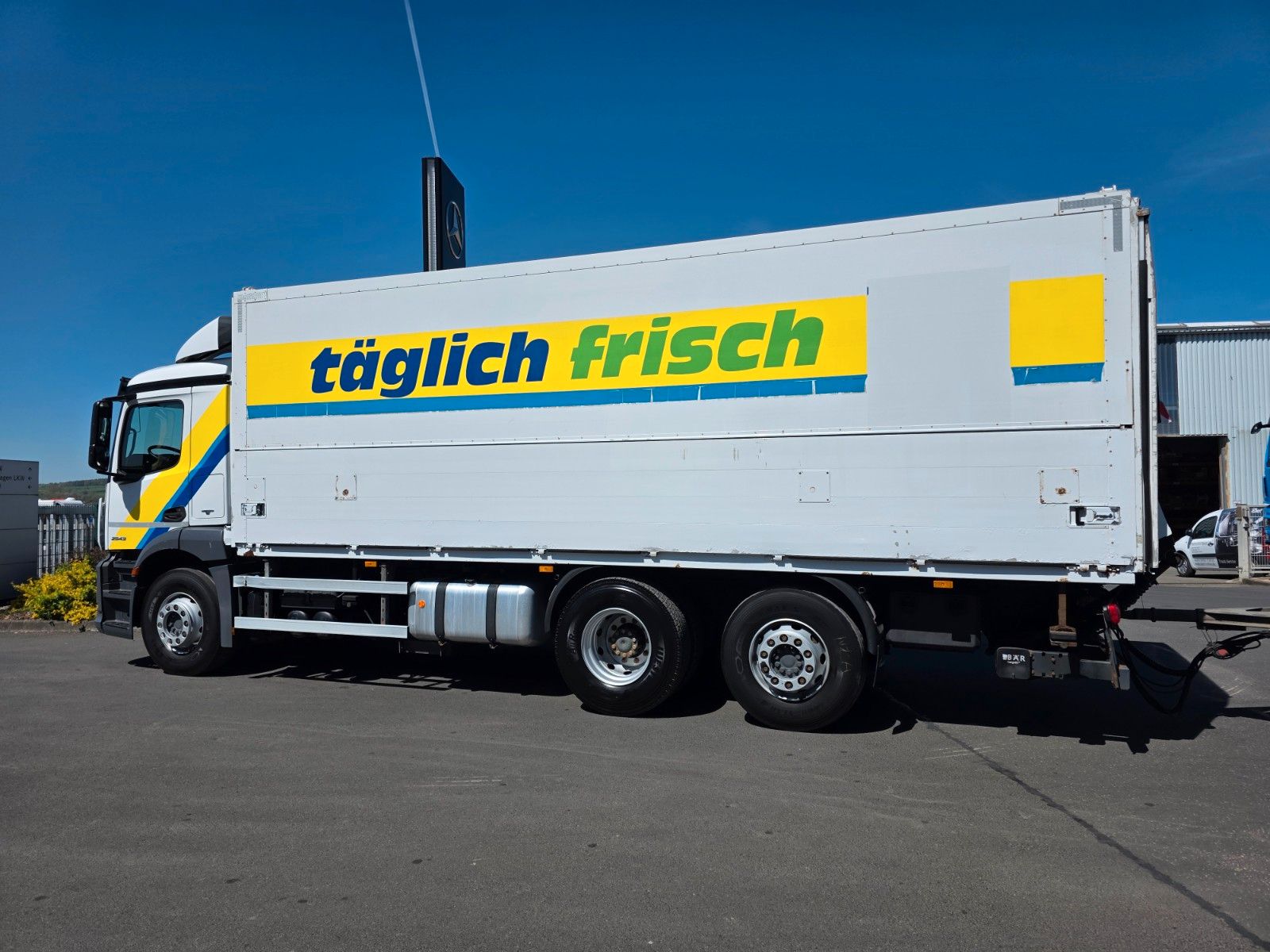 Fahrzeugabbildung Mercedes-Benz Antos 2543 L Schwenkwand LBW BÄR 2.500kg AHK