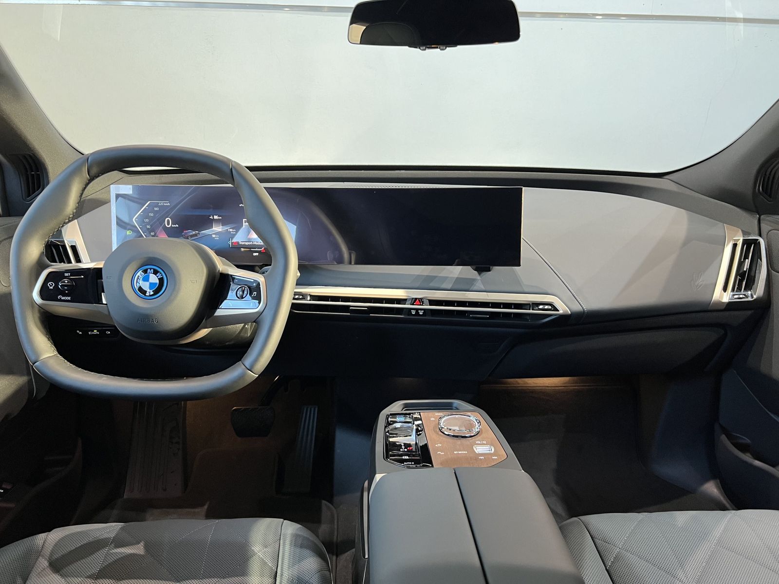 Fahrzeugabbildung BMW iX xDrive50 KEIN EXPORT Sportpaket Head-Up DAB