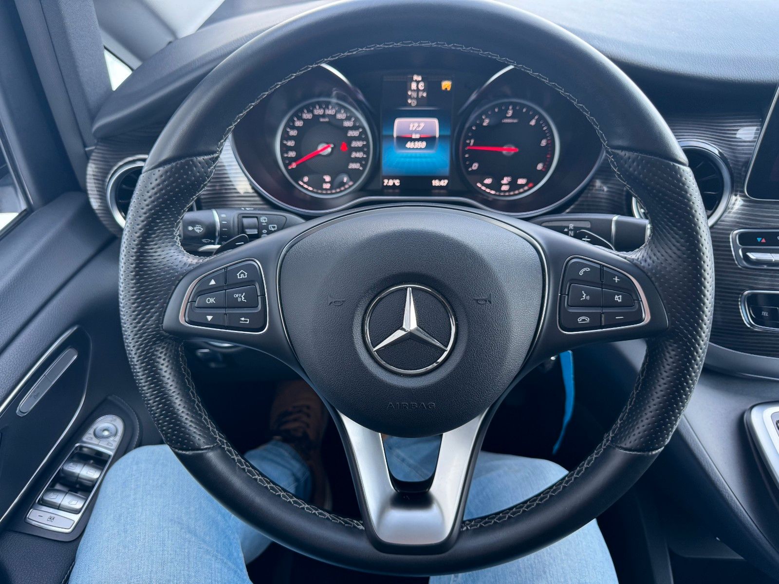 Fahrzeugabbildung Mercedes-Benz V 300 d 4MATIC AVA ED Extral Stdheiz 360Kam AHK