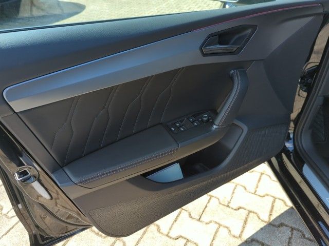 Fahrzeugabbildung SEAT Leon Cupra Edition Z40 Navi LED PDC uvm. Klima