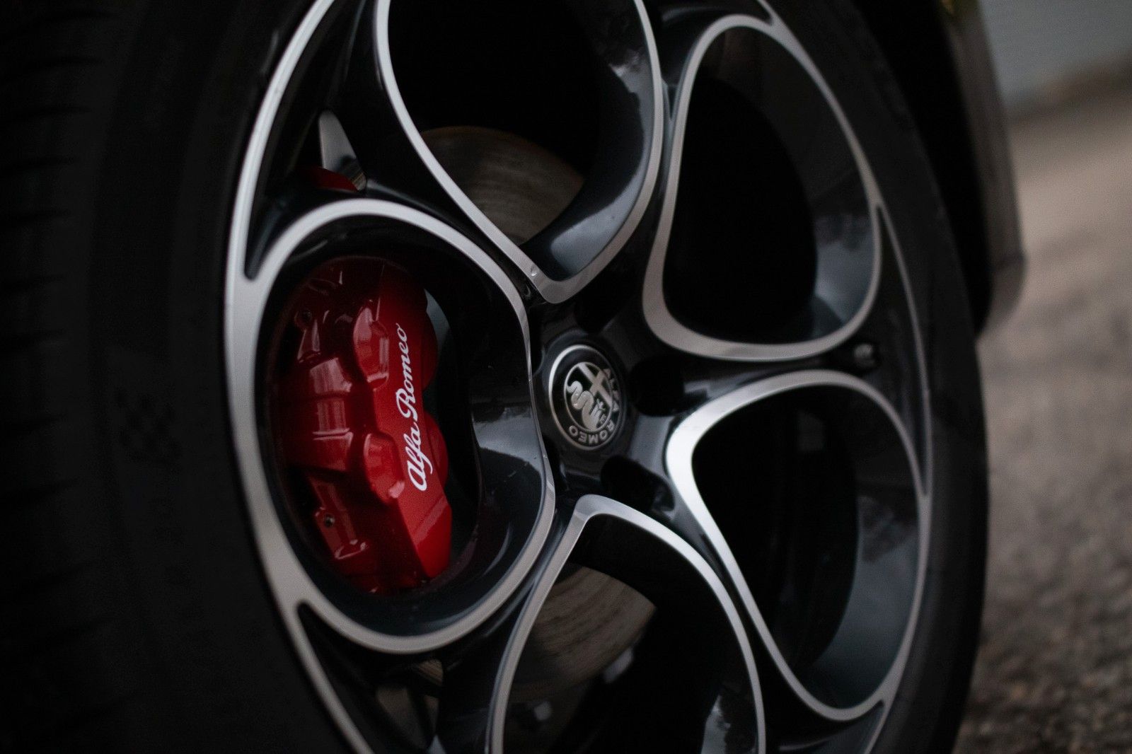 Fahrzeugabbildung Alfa Romeo Stelvio Veloce 2.2 Q4 AT8 * ab 274€/Monat o. Anz