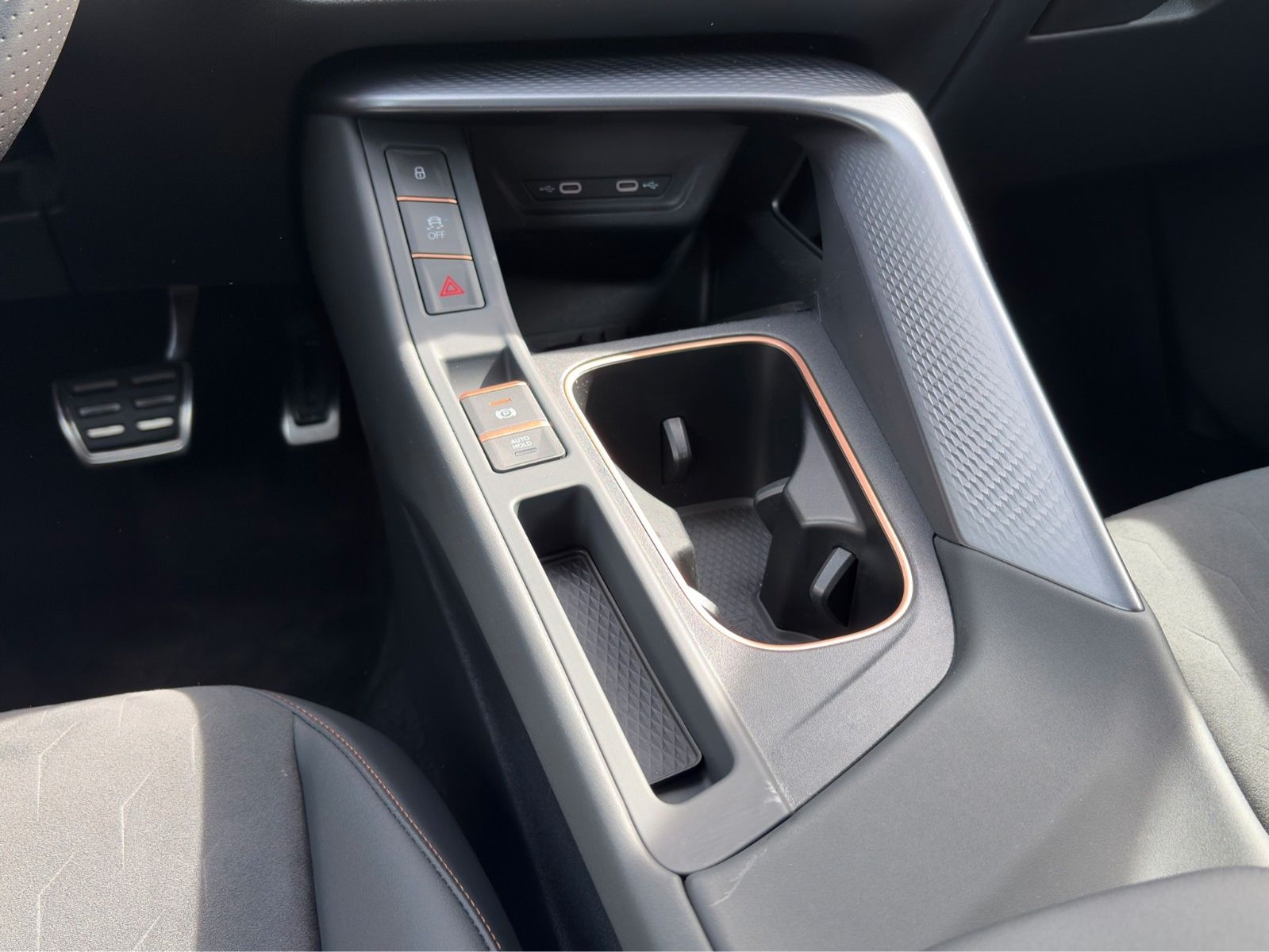 Fahrzeugabbildung CUPRA Terramar 1.5 eTSI*DSG*HUD*360°Cam*SHZ*LED***