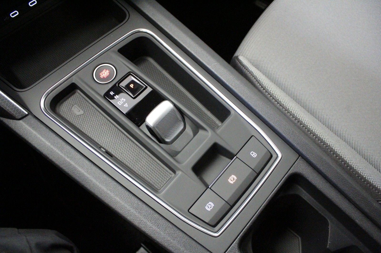 Fahrzeugabbildung SEAT Leon Sportstourer 1.5 Style DSG Automatik