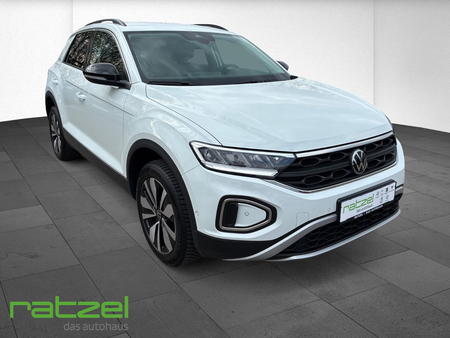 Fahrzeugabbildung Volkswagen T-Roc Goal 1.5 Life 110 TSI LED ACC Travel Assis