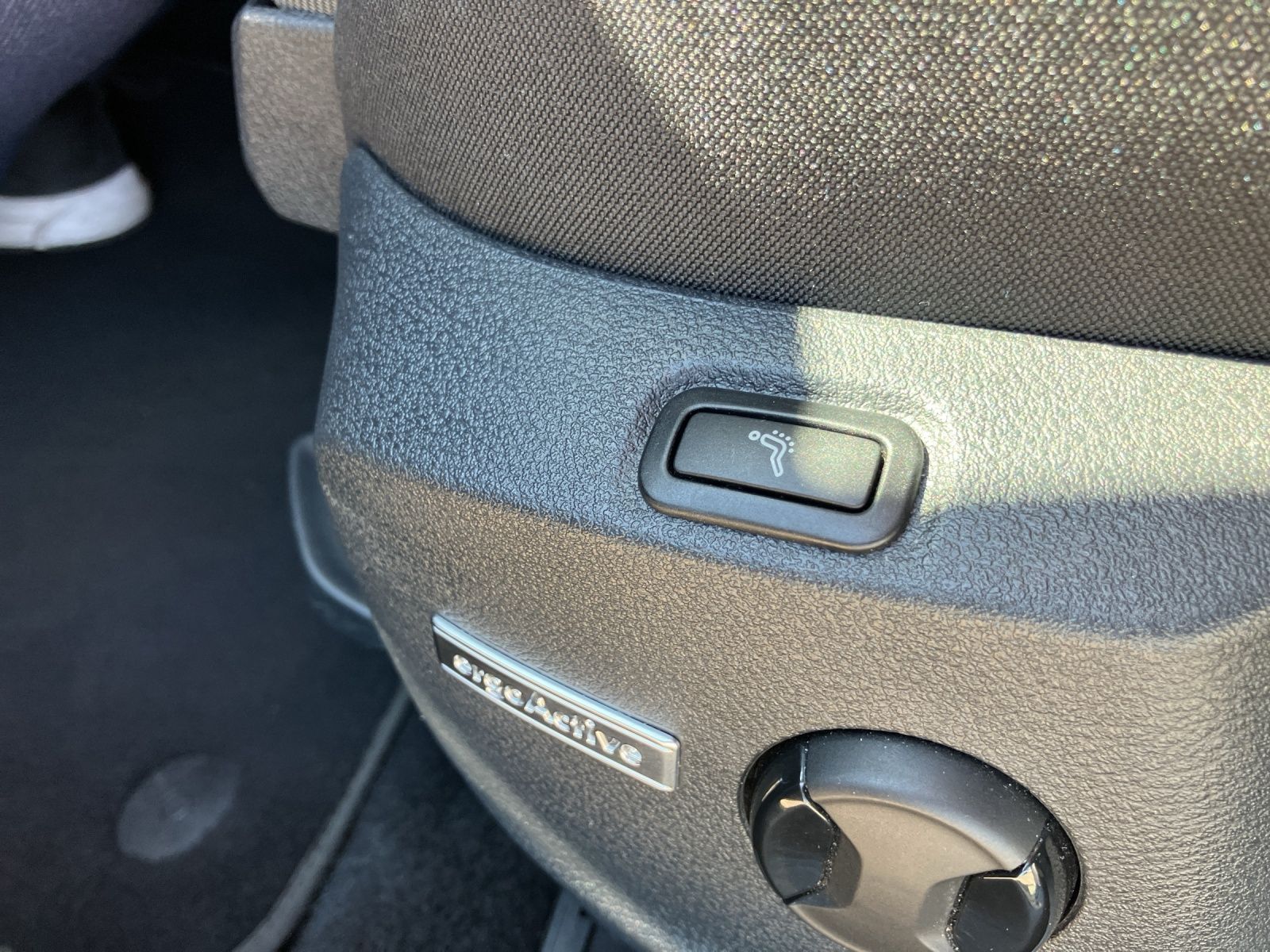 Fahrzeugabbildung Volkswagen Golf VII Variant Comfortline R-Line TDI DSG ACC