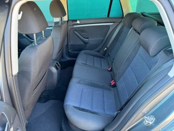 Volkswagen Golf - 11