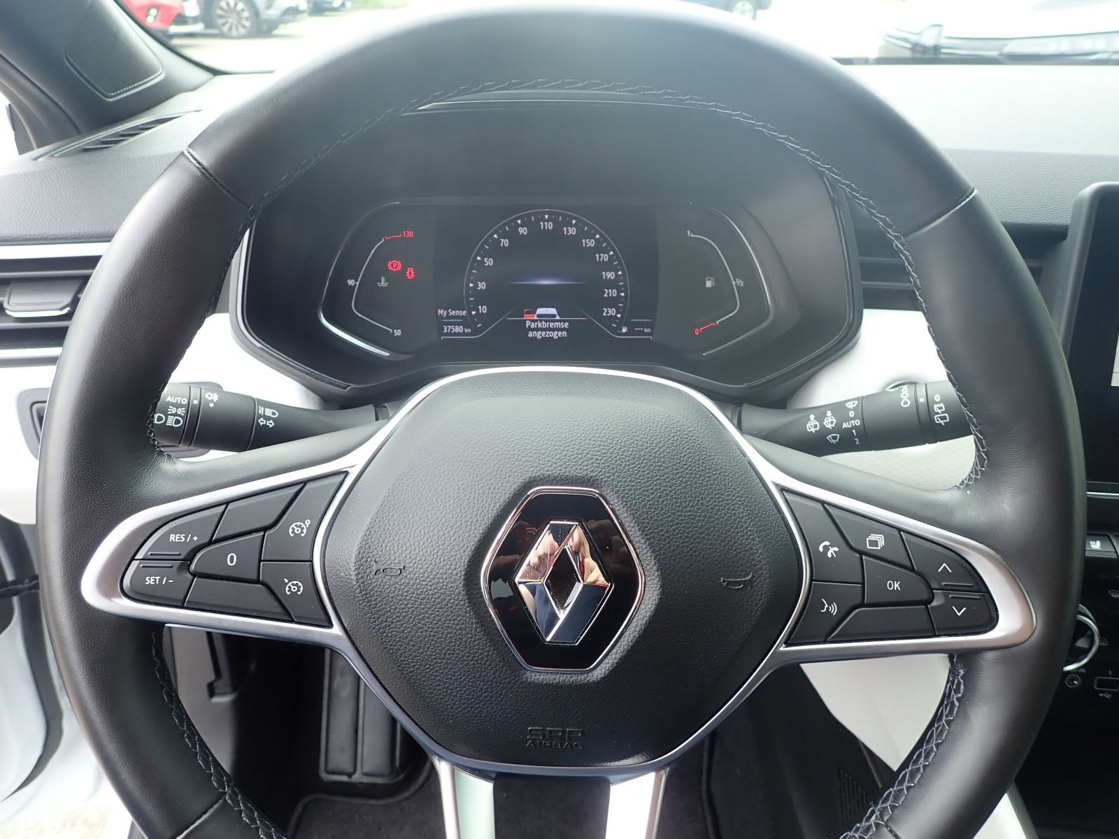 Fahrzeugabbildung Renault Clio Techno TCe 90 X-Tronic