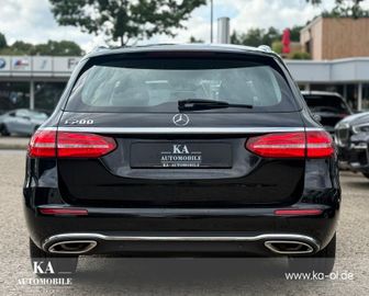 Mercedes E 200 - 4