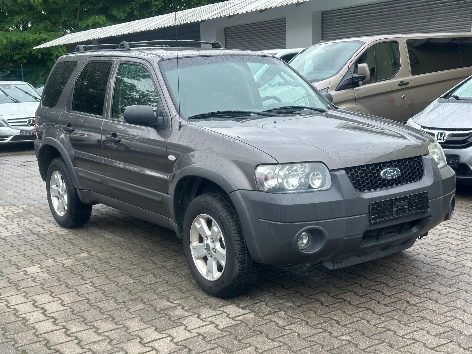 Ford Maverick 2005 — rear view