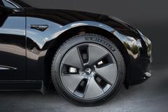 TESLA Model 3 Standard RWD*WMP*ACC*LED*2.Hand*8-fach
