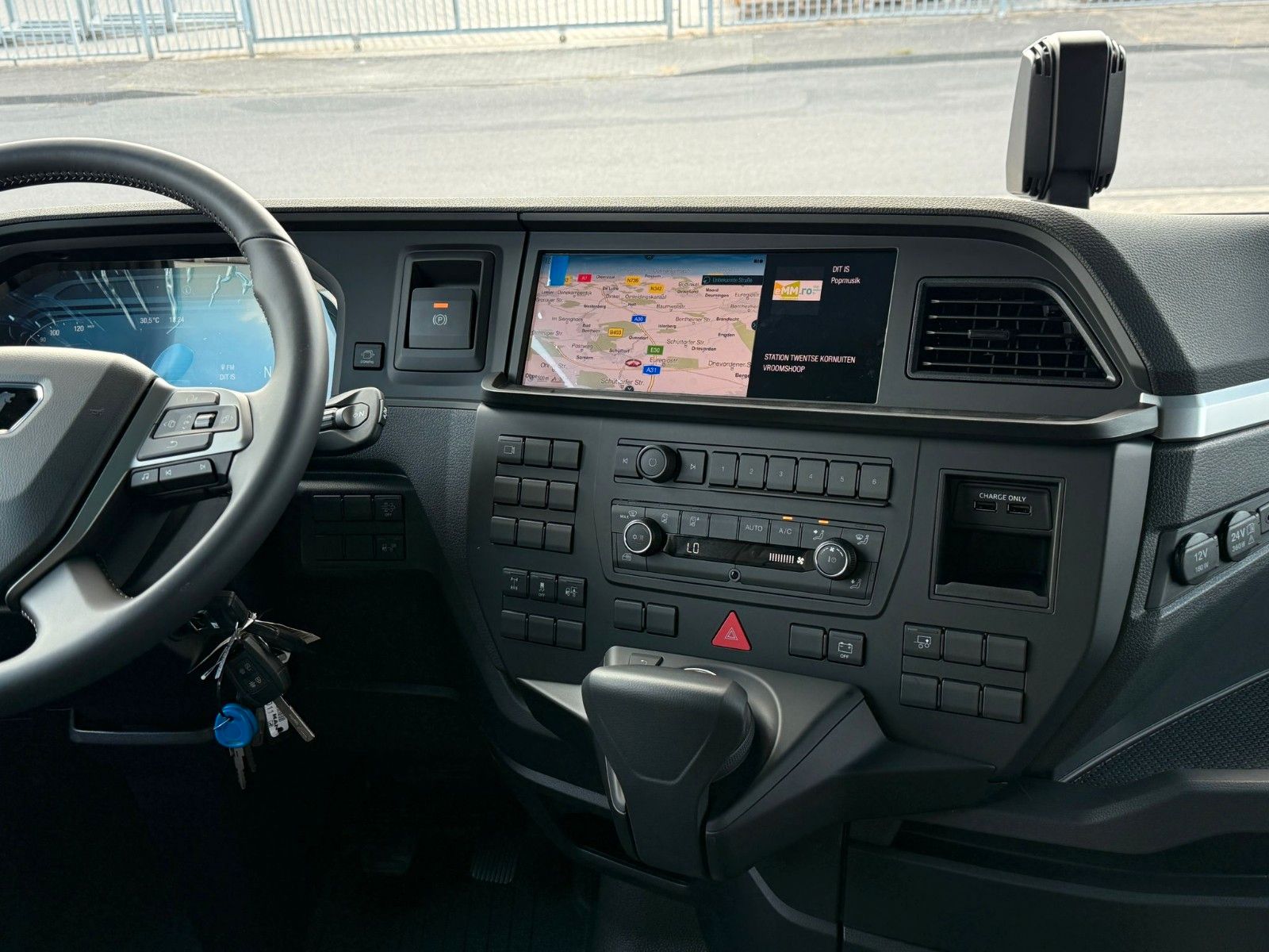 Fahrzeugabbildung MAN TGX 18.560 LL SA D30 Powerline Retader
