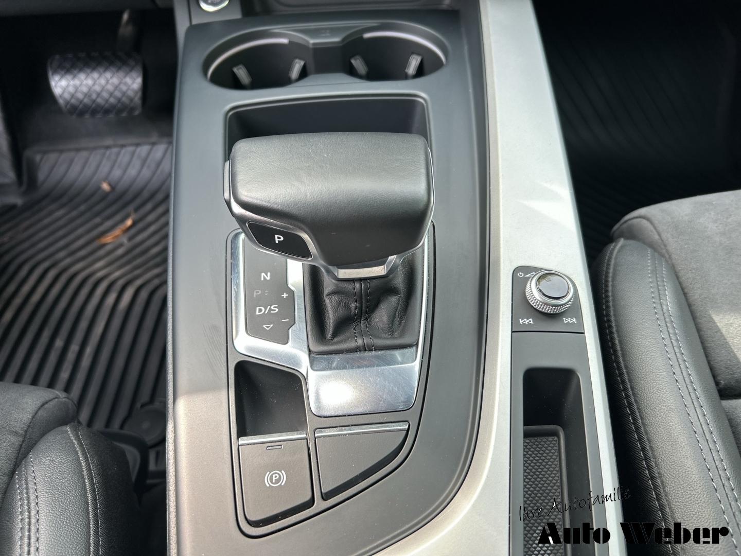 Audi A4 Avant 45TFSI qu. S-line Matrix Pano AHK Tour