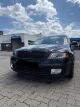 Skoda Octavia 1.9 TDI PD Elegance Elegance - Skoda Octavia mit Diesel-Antrieb: Limousine, 1.9