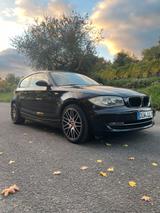 BMW 1er 120d E81 TÜV 06/27 - BMW 120 aus 2007: 120d