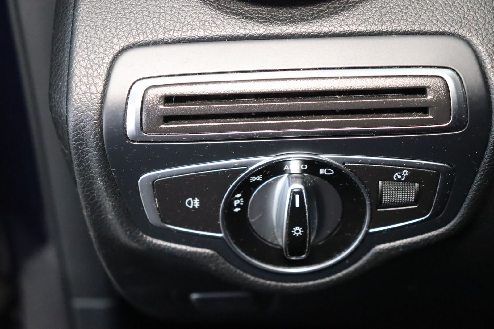 Fahrzeugabbildung Mercedes-Benz GLC 250 d 4Matic Navi * ILS * Sitzhzg