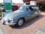 Citroën DS - graue Citroën DS